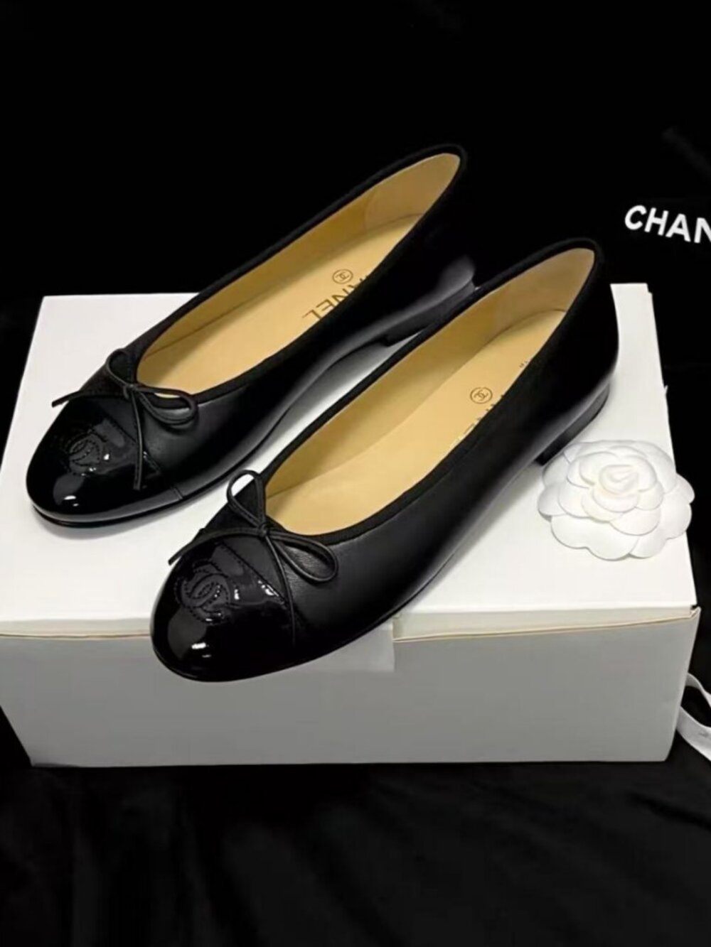Shiny Patent Leather CHANEL Black Round‑Toe Bow Ballet Flat Shoes